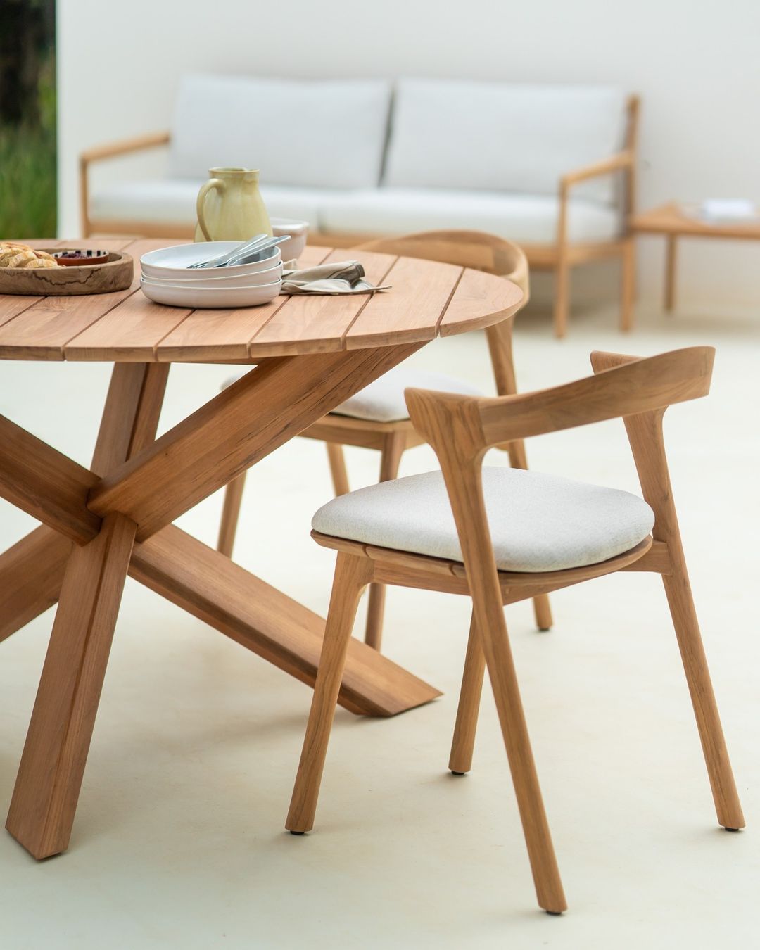 TEAK DINING TABLE. TEAK OUTDOOR FURNITURE. WHOLESALE INDONESIA FURNITURE. TEAK GARDEN FURNITURE JEPARA. TEAK WOOD FURNITURE. EXPORT FURNITURE MAUFACTURE. ROUND TEAK TABLE. TEAK TABLE OUTDOOR